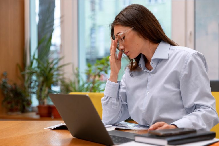 businesswoman faces problem in the industry