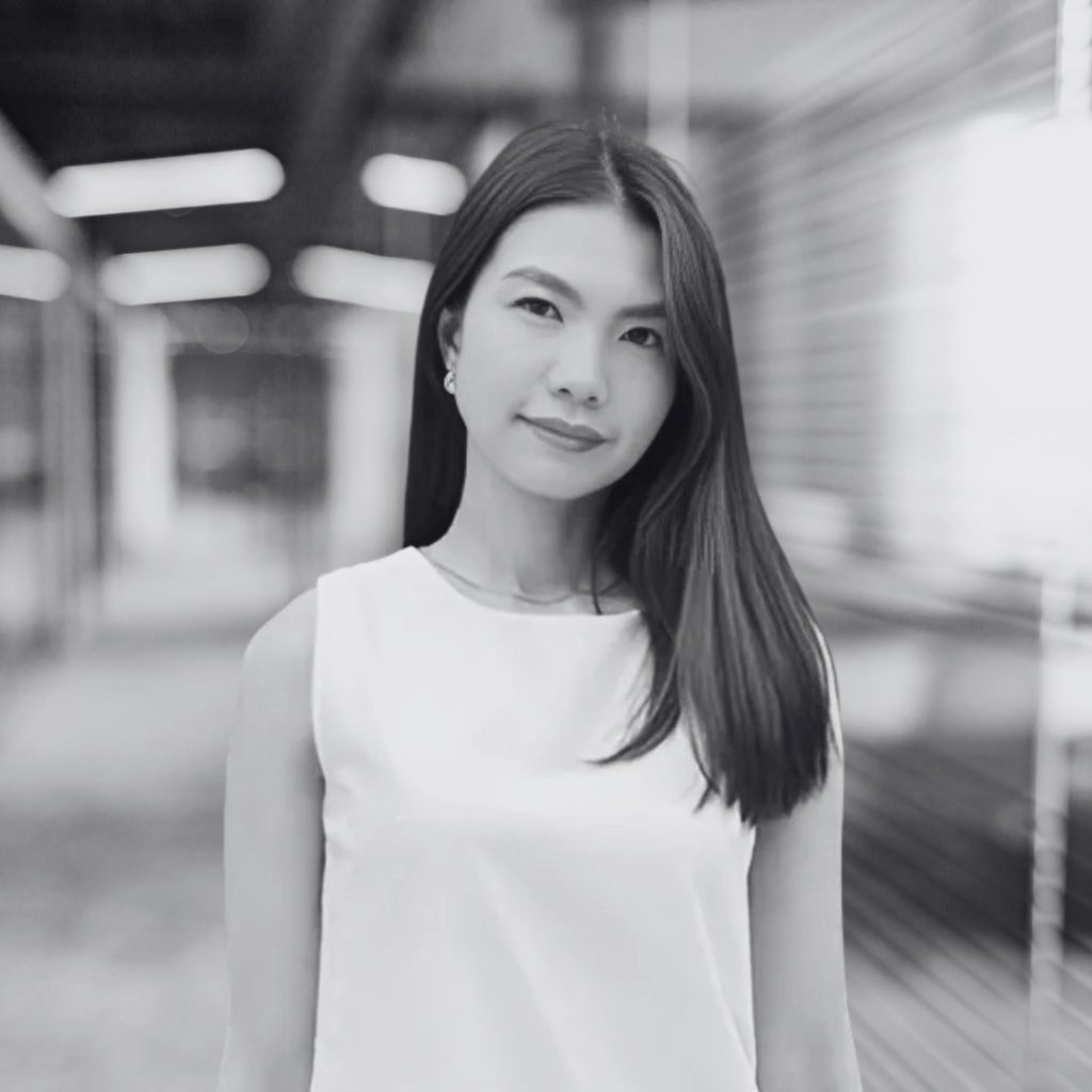 A photo of Rina Nino in black and white